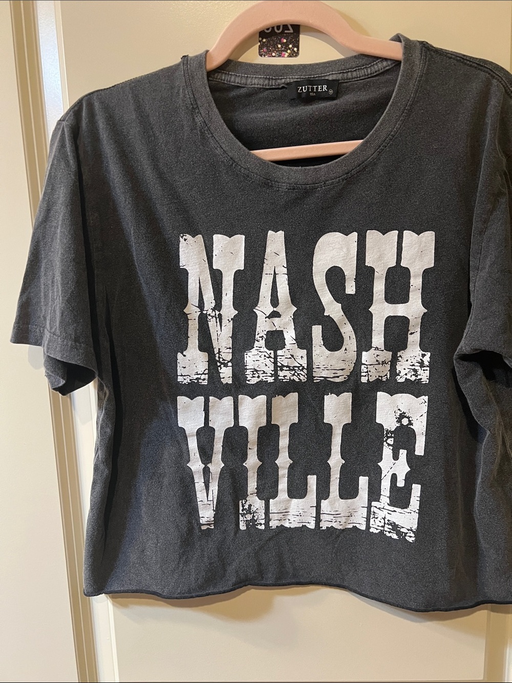 🌻 Zutter Black Crop tee Top with NASHVILLE Graphic H264
